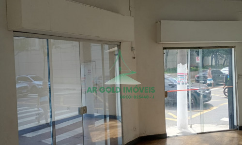 Loja comercial para locação na Lapa | 100m² | Esquina | 2 vitrines | Alto fluxo