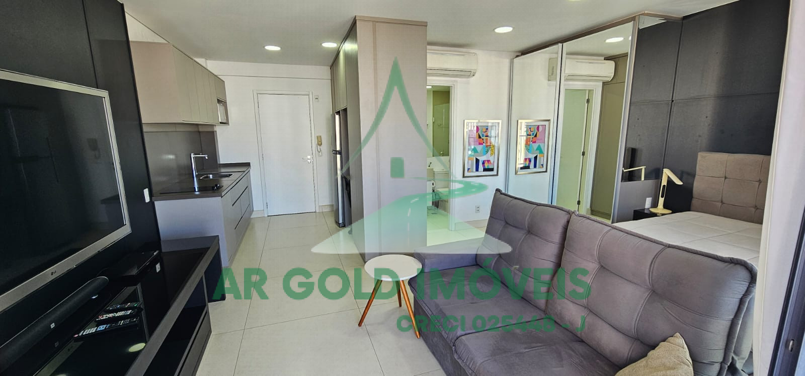 Apartamento mobiliado no Itaim Bibi | 40m² | varanda | andar alto | 1 vaga