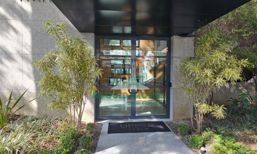 Apartamento mobiliado no Itaim Bibi | 40m² | varanda | andar alto | 1 vaga