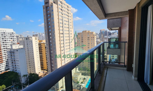 Apartamento mobiliado no Itaim Bibi | 40m² | varanda | andar alto | 1 vaga