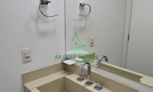 Apartamento mobiliado no Itaim Bibi | 40m² | varanda | andar alto | 1 vaga