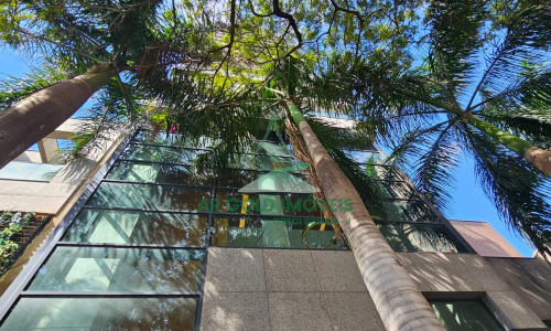 Apartamento mobiliado no Itaim Bibi | 40m² | varanda | andar alto | 1 vaga