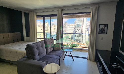 Apartamento mobiliado no Itaim Bibi | 40m² | varanda | andar alto | 1 vaga