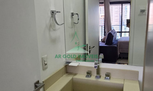 Apartamento mobiliado no Itaim Bibi | 40m² | varanda | andar alto | 1 vaga