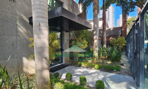 Apartamento mobiliado no Itaim Bibi | 40m² | varanda | andar alto | 1 vaga