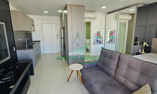 Apartamento mobiliado no Itaim Bibi | 40m² | varanda | andar alto | 1 vaga