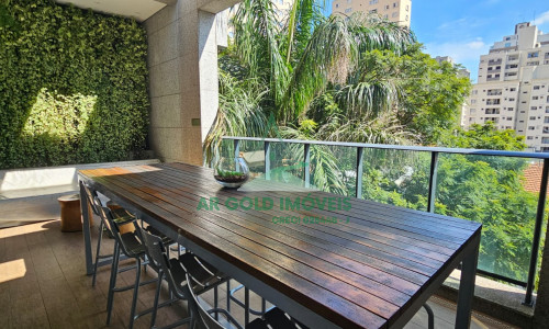 Apartamento mobiliado no Itaim Bibi | 40m² | varanda | andar alto | 1 vaga