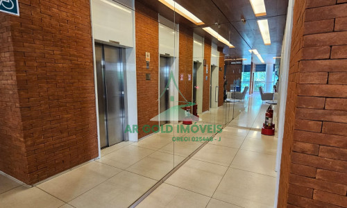 Apartamento mobiliado no Itaim Bibi | 40m² | varanda | andar alto | 1 vaga