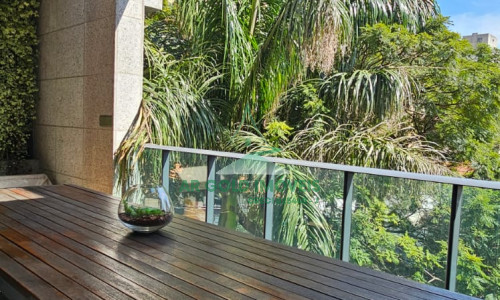 Apartamento mobiliado no Itaim Bibi | 40m² | varanda | andar alto | 1 vaga