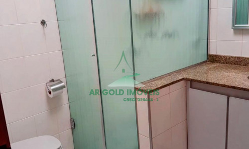 Sobrado Tríplex na Lapa | 3 Suítes | 6 Vagas | Lareira e Escritório | 215m²