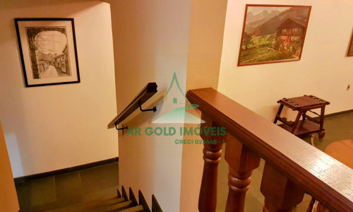 Sobrado Tríplex na Lapa | 3 Suítes | 6 Vagas | Lareira e Escritório | 215m²