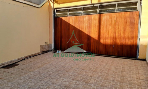 Sobrado Tríplex na Lapa | 3 Suítes | 6 Vagas | Lareira e Escritório | 215m²