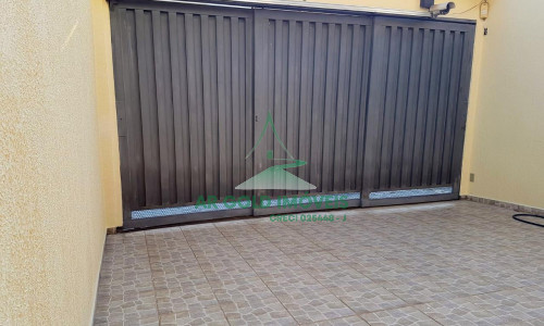 Sobrado Tríplex na Lapa | 3 Suítes | 6 Vagas | Lareira e Escritório | 215m²