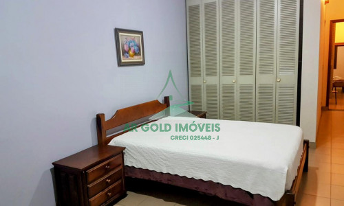 Sobrado Tríplex na Lapa | 3 Suítes | 6 Vagas | Lareira e Escritório | 215m²