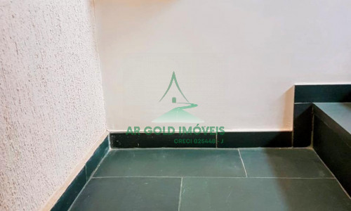 Sobrado Tríplex na Lapa | 3 Suítes | 6 Vagas | Lareira e Escritório | 215m²