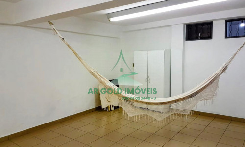 Sobrado Tríplex na Lapa | 3 Suítes | 6 Vagas | Lareira e Escritório | 215m²