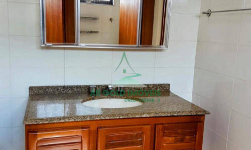 Sobrado Tríplex na Lapa | 3 Suítes | 6 Vagas | Lareira e Escritório | 215m²