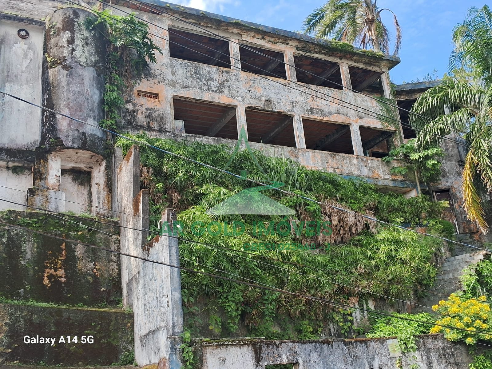 Prédio residencial 3 pavimentos com 1.200m² | Ilha Porchat | vista e potencial