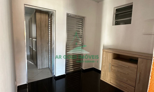 Casa com piscina, churrasqueira e fogão a lenha | 2 suítes | 2 vagas | Enseada