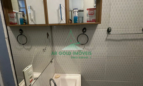 Casa com piscina, churrasqueira e fogão a lenha | 2 suítes | 2 vagas | Enseada