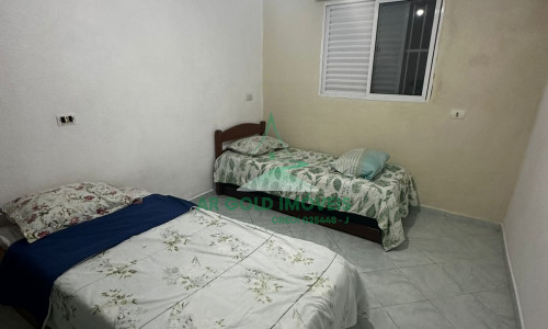 Casa com piscina, churrasqueira e fogão a lenha | 2 suítes | 2 vagas | Enseada