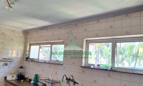 Casa à venda em Alto de Pinheiros | 362m² | 4 suítes | 3 vagas | Piscina