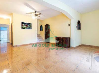 Casa à venda no Jaraguá | 128m² | 4 dormitórios | 2 vagas | Quintal com churrasqueira