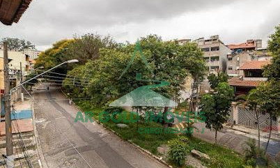 Casa à venda no Jaraguá | 128m² | 4 dormitórios | 2 vagas | Quintal com churrasqueira