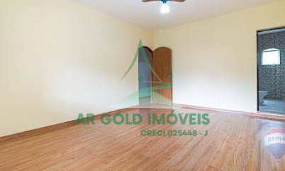 Casa à venda no Jaraguá | 128m² | 4 dormitórios | 2 vagas | Quintal com churrasqueira