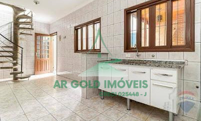 Casa à venda no Jaraguá | 128m² | 4 dormitórios | 2 vagas | Quintal com churrasqueira