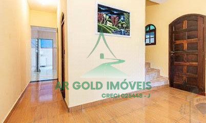 Casa à venda no Jaraguá | 128m² | 4 dormitórios | 2 vagas | Quintal com churrasqueira