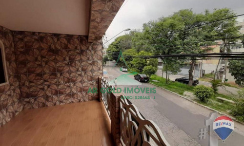 Casa à venda no Jaraguá | 128m² | 4 dormitórios | 2 vagas | Quintal com churrasqueira