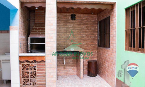Casa à venda no Jaraguá | 128m² | 4 dormitórios | 2 vagas | Quintal com churrasqueira