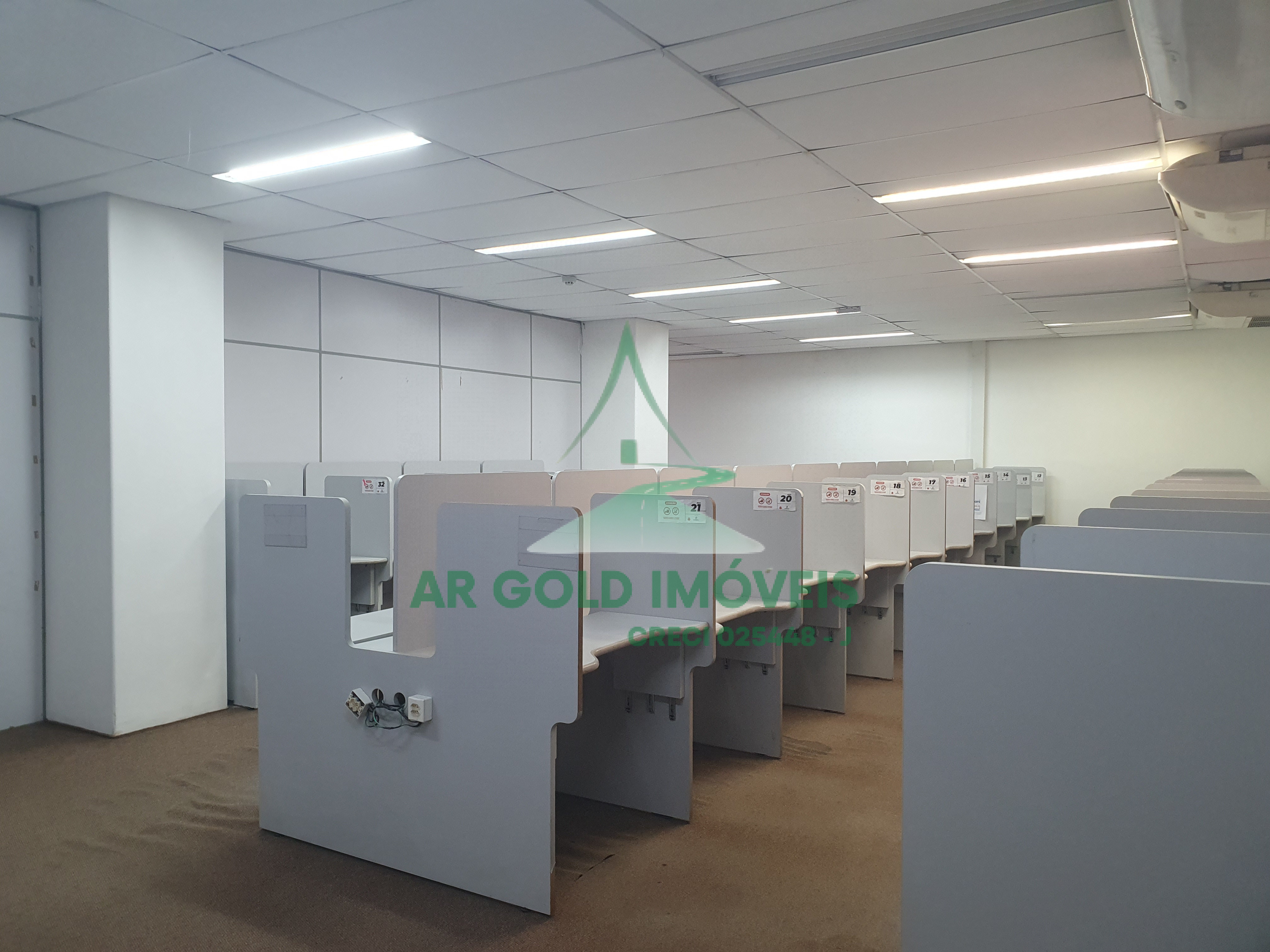 Conjunto comercial para locação na República | 273m² | 9 salas | Estrutura para telemarketing