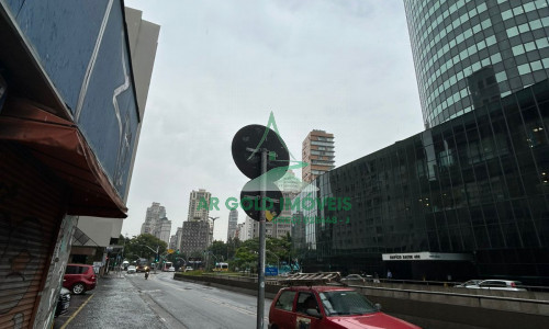 Imóvel comercial à venda no Itaim Bibi | 332m² | 290m² de terreno | Próximo à Faria Lima
