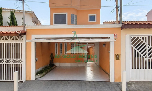 Sobrado à venda na Vila Leopoldina | 3 suítes | 3 vagas | Piscina e churrasqueira