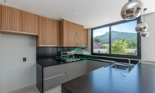 Casa à Venda no Residencial Alphaville 10 | 516m² | 4 Suítes | Retrofit Completo | 12 Vagas