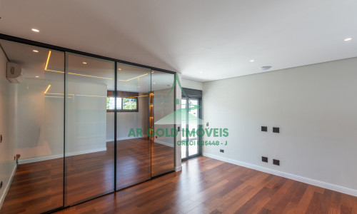 Casa à Venda no Residencial Alphaville 10 | 516m² | 4 Suítes | Retrofit Completo | 12 Vagas