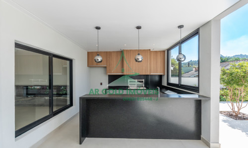 Casa à Venda no Residencial Alphaville 10 | 516m² | 4 Suítes | Retrofit Completo | 12 Vagas