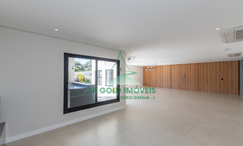 Casa à Venda no Residencial Alphaville 10 | 516m² | 4 Suítes | Retrofit Completo | 12 Vagas