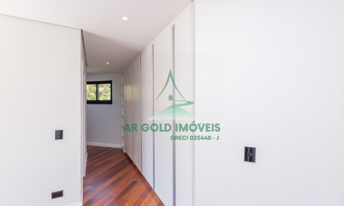 Casa à Venda no Residencial Alphaville 10 | 516m² | 4 Suítes | Retrofit Completo | 12 Vagas