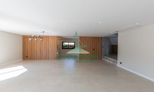 Casa à Venda no Residencial Alphaville 10 | 516m² | 4 Suítes | Retrofit Completo | 12 Vagas