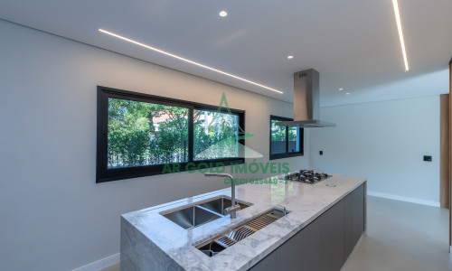 Casa à Venda no Residencial Alphaville 10 | 516m² | 4 Suítes | Retrofit Completo | 12 Vagas