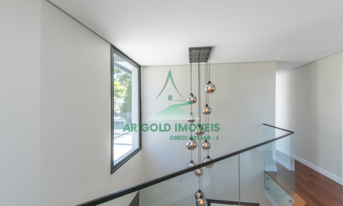 Casa à Venda no Residencial Alphaville 10 | 516m² | 4 Suítes | Retrofit Completo | 12 Vagas