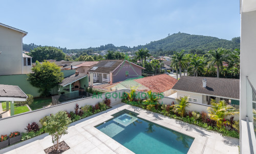 Casa à Venda no Residencial Alphaville 10 | 516m² | 4 Suítes | Retrofit Completo | 12 Vagas