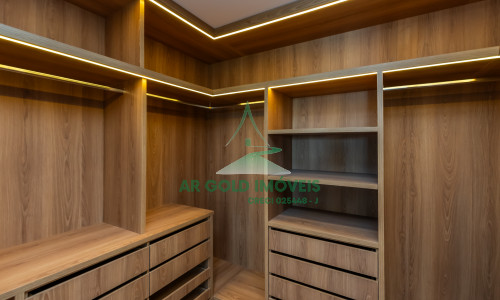 Casa à Venda no Residencial Alphaville 10 | 516m² | 4 Suítes | Retrofit Completo | 12 Vagas