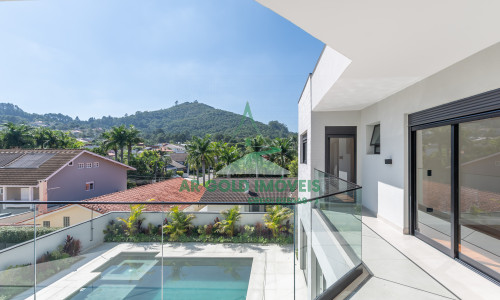 Casa à Venda no Residencial Alphaville 10 | 516m² | 4 Suítes | Retrofit Completo | 12 Vagas
