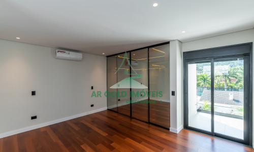 Casa à Venda no Residencial Alphaville 10 | 516m² | 4 Suítes | Retrofit Completo | 12 Vagas