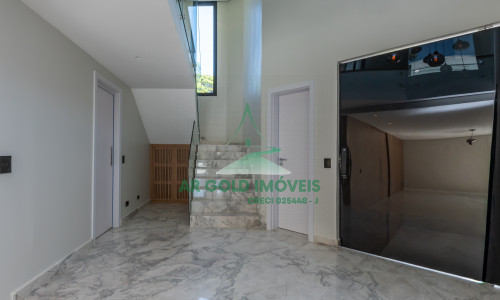 Casa à Venda no Residencial Alphaville 10 | 516m² | 4 Suítes | Retrofit Completo | 12 Vagas