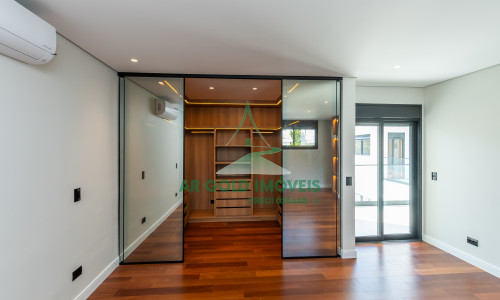Casa à Venda no Residencial Alphaville 10 | 516m² | 4 Suítes | Retrofit Completo | 12 Vagas